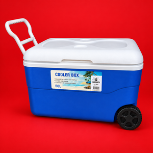 กล่องเก็บความเย็น CAMPMATA CM103-50L ขนาด 50 ลิตร พร้อมล้อ สีฟ้าขาว สำหรับแคมป์ปิ้ง ปิกนิก และส่งอาหาร - Product Image 1