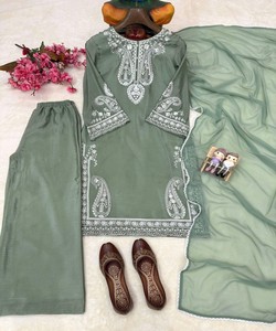 Green Embroidered Kurta Set Women <b>Ankle</b>-Length Loose Fit Traditional Party Wear Cotton Indian Pakistani Clothing 84565 LC 1467 - Product Image 3