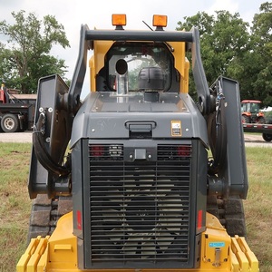 Chargeuse compacte Deere 333G de haute performance, conçue avec une technologie de pointe pour une maniabilité de précision et une productivité optimale - Product Image 3