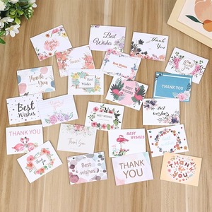Carte de remerciement miniature pliée personnalisée de luxe à motifs floraux pour l'emballage de cadeaux de boutique et les inserts pour commandes e-commerce - Product Image 1