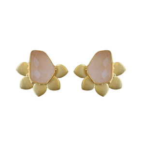 Boucles d'oreilles clous florales en laiton plaqué or faites à la main avec pierre semi-précieuse quartz rose, bijoux contemporains légers, vente en gros - Product Image 1