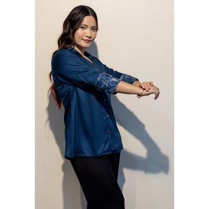 Camisa de Mujer ERICA Azul Giza de Algodón, Prenda Elegante y Casual de Primera Calidad, Venta al Por Mayor - Product Image 3