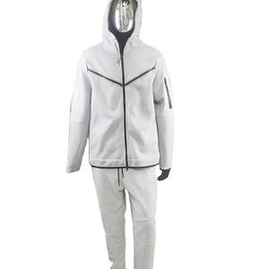 เสื้อฮู้ดคอเต่าและกางเกงขายาวปลายขาจั๊มพ์ พิมพ์โลโก้ปักลายตามสั่ง ชุดกีฬาแทรคสูทแบบยูนิเซ็กซ์ - Product Image 1