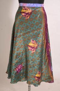 Falda Maxi Cruzada de Seda con Estampado Floral Vintage Hecha a Mano por Artesanos para Mujer - Product Image 2
