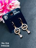Boucles d'oreilles clous tendance en acier inoxydable plaqué or avec zircon cubique, design géométrique, nouvelle collection 2026, luxe léger, pour femme, idéales pour un anniversaire