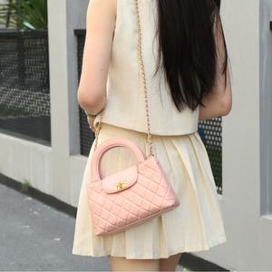 Customized Luxury Women's Genuine <b>Leather</b> Square Tote <b>Bag</b> Diamond Lattice Print Reversible Design <b>Soft</b> Texture Durable Single - Product Image 3