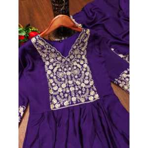 Conjuntos de mujer de diseñador Vestido de chinón bordado con secuencia de trabajo bordado - Product Image 2