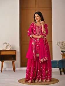 Elegante conjunto de lehenga choli de seda chinnon pesada con bordado de lentejuelas, mangas largas, ropa étnica festiva para bodas, para mujeres. - Product Image 6