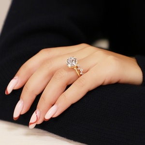 Bague de fiançailles classique en diamant rond brillant cultivé en laboratoire, or massif 18 carats, certifiée IGI, bijoux pour femmes pour mariage et anniversaire - Product Image 1