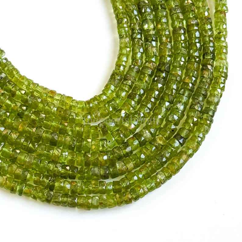 สีเขียว