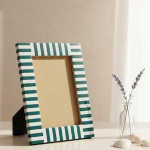 Cadre décoratif en MDF avec incrustation d'os artisanale, détails en résine premium et nacre - Product Image 5