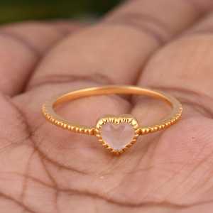 แหวนเงินสไตล์มินิมอลที่ได้รับแรงบันดาลใจจากความรักของผู้หญิงแหวนแฟชั่นที่มีพลอยควอตซ์รูปกุหลาบธรรมชาติตั้งค่ากรอบของขวัญวันวาเลนไทน์ - Product Image 3