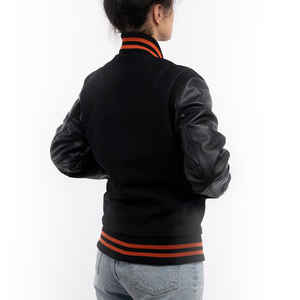 Chaqueta Varsity para Mujer de Alta Demanda con Mangas de Cuero Puro, Logotipo y Empaque Personalizados, Chaquetas con Bordado de Parches Personalizados - Product Image 2