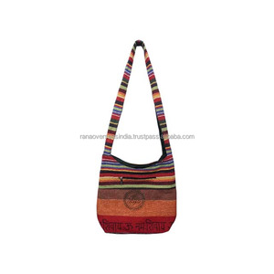 Bolso bandolera al por mayor de alta calidad, espacioso, moderno e Ideal para aventuras diarias, disponible en varios tamaños y diseños - Product Image 1