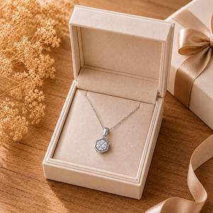 Colgante Solitario de Diamante Cultivado en Laboratorio con Corte Brillante Hexagonal, Oro Sólido de 10k, 14k, 18k, Claridad E, VVS, Engaste en Bisel, Joyería Fina - Product Image 2