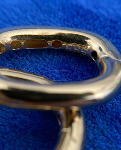 Pendientes de Aro Ovalados Semigruesos de Oro de 14K, Aros Minimalistas Gruesos y Alargados, Pendientes Geométricos Medianos en Forma de U, Aros para Uso Diario - Product Image 3
