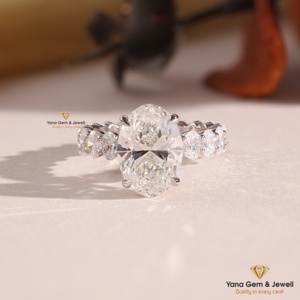 Bague de fiançailles pour femme en or massif 14 carats avec diamant CVD cultivé en laboratoire de 4,00 carats, taille ovale, sertissage éternité, couleur F, clarté VVS2, certifié IGI - Product Image 1
