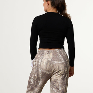 Custom Wholesale Fashionable According To Customer Demand Women <b>Crop</b> <b>Top</b> High Quality Adult Size Women <b>Crop</b> <b>Top</b> - Product Image 4
