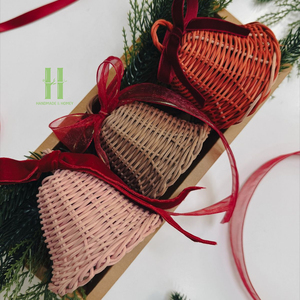 Nuevo Diseño 2026 Adorno Navideño de Campana de Ratán de Lujo, Decoración Colgante Natural y Elegante para Árbol de Navidad, Moderna y Ecológica para Interiores - Product Image 1