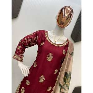 Vêtements et accessoires musulmans traditionnels de créateur, magnifique ensemble haut-bas-dupatta pour les fêtes - Product Image 2