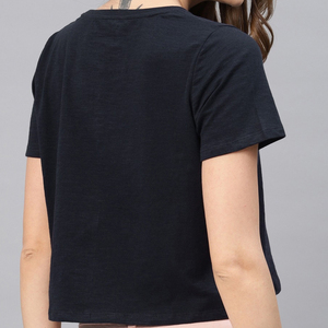 T-shirt court noir pour femme, col rond, manches courtes, tricoté, couleur unie, décontracté, pour le printemps et l'été - Product Image 2