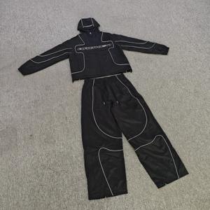 Conjunto Deportivo Unisex de Invierno con Capucha, Chaqueta con Franjas Reflectantes, Pantalones Deportivos, Tallas Grandes, Logotipo Personalizado, Fabricante OEM, Nuevo - Product Image 6