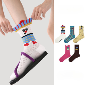 Calcetines de media pantorrilla divertidos y modernos para mujer con orejas 3D de dibujos animados de cachorros, al por mayor - Product Image 1