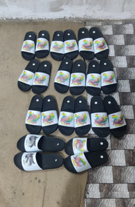 รองเท้าแตะหนังแท้ปักลาย น้ำหนักเบา สวมใส่สบาย ระบายอากาศได้ดี พื้นรองเท้า PVC แบบเปิดนิ้วเท้า เหมาะสำหรับฤดูหนาว - Product Image 1