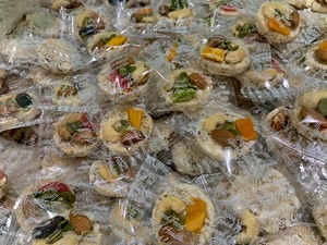 Private Label Sweet Low-Fat <b>Roasted</b> Cashew Nut Boat Tart Mixed Nuts Premium Gift Box Packaging - Product Image 3