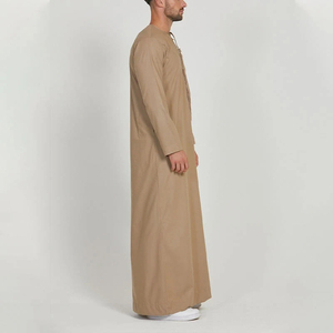 Thobe Élégant Décontracté pour Homme – Qamis Arabe Sur Mesure de Qualité Supérieure – Robe Islamique Traditionnelle à Manches Longues en Coton avec Capuche pour Musulman - Product Image 3