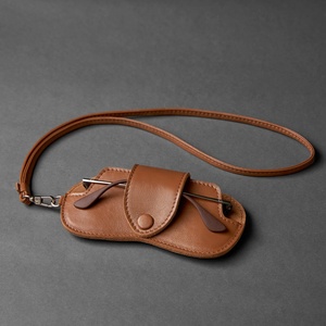 Etui à lunettes de soleil personnalisé en cuir de vachette véritable Etui designer rigide fait main pour lunettes de soleil lunettes optiques pour hommes et femmes - Product Image 1