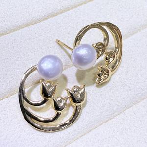 Boucles d'oreilles en or 14 carats plaqué or avec perles d'eau douce de Zhuji, fleurs de tulipe avec perles rondes Mantou bicolores argent et or - Product Image 3