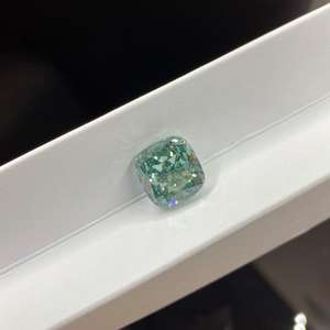 Diamante de laboratorio con corte esmeralda, verde intenso y radiante, con claridad VVS VS, certificado, gema premium para uso en joyería fina. - Product Image 4