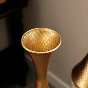 Florero de Metal de Primera Calidad con Acabado Liso, Decoración Contemporánea para Interiores del Hogar - Product Image 2