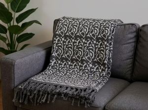 Manta de Algodón Orgánico Premium Hecha a Mano con Borlas, Ecológica, Ligera, Tejida, Diseño Moderno para Viajes en Todas las Estaciones - Product Image 4