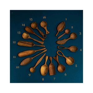 Cuchara de madera auténtica disponible para disfrutar de miel deliciosamente caliente y para servir papillas calientes sin temor al calor. - Product Image 6