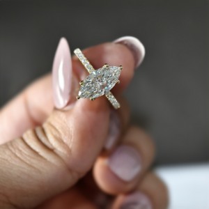 Anillo Clásico con Pavé de Oro Amarillo de 14K, Diamante Cultivado en Laboratorio Certificado por IGI de 2 CT, Corte Marquesa, Anillos de Halo para Aniversario, Boda o Compromiso - Product Image 2
