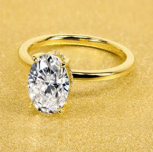 Bague de fiançailles, de mariage et d'anniversaire de luxe en argent sterling 925 et or 14 carats avec moissanite taille ovale et sertissage griffe, alternative au diamant - Product Image 4