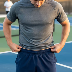 T-shirt de pickleball personnalisé pour homme, léger, simplifié, respirant, à séchage rapide, anti-humidité, pour sports de terrain, OEM ODM - Product Image 3