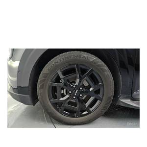 Kia Carnival HEV 9 places 2024 avec fonctions Gravity, 22 863 km, boîte automatique, sièges en cuir, caméra de recul, conduite à gauche - Product Image 5