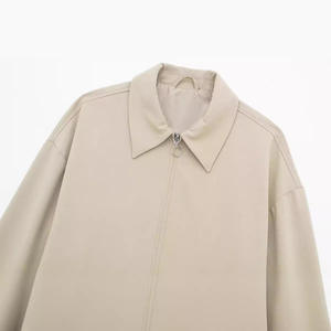 Chaqueta de Motocicleta para Mujer, Cuero Sintético, Corte Ajustado, Manga Larga, Beige con Detalles Verdes, para Otoño - Product Image 3