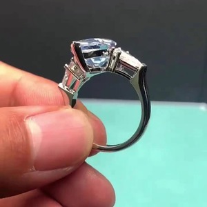 Anillo de Compromiso de Tres Piedras con Diamante Azul Marquesa de 9 Quilates, Cultivado en Laboratorio, Certificado por IGI, Oro Amarillo de 14K, VS+, Anillo de Promesa - Product Image 3
