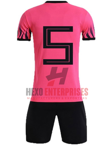 Maillot de football unisexe personnalisé 2026 respirant et anti-humidité avec short à séchage rapide et logo imprimé numériquement sur le devant, grandes tailles - Product Image 2