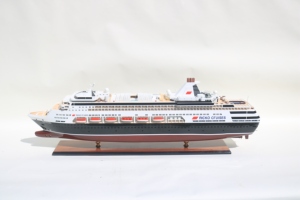Modèle de navire de croisière en bois Nikko fait main - Réplique à l'échelle d'un bateau fluvial européen de luxe pour la décoration de la maison ou du bureau - Product Image 2