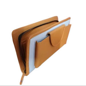 Bolsos de mano de cuero genuino para mujer con MOQ bajo, de alta calidad, fabricados por RIM, ZA INDUSTRIES - Product Image 1