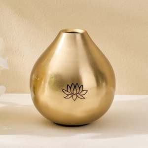 Vase à fleurs en métal fait main, finition or de luxe, résistant à la rouille, gravure de lotus, centre de table décoratif moderne pour la maison, l'hôtel, la table - Product Image 2