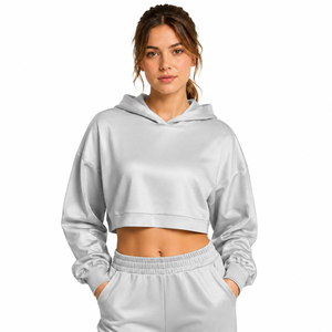 Sweat-shirt court élégant pour femme, fabriqué en tissu durable, texture douce, parfait pour les occasions décontractées, les aventures en plein air et la détente. - Product Image 1