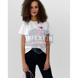 T-shirt blanc à col rond pour femme avec broderie cœur rose, coupe ample, style décontracté, tissu jersey 100% coton - Product Image 4