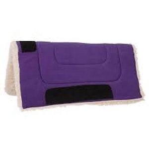 <span class=keywords><strong>Tapis</strong></span> <span class=keywords><strong>de</strong></span> <span class=keywords><strong>selle</strong></span> tout usage en polaire violette avec accents noirs <span class=keywords><strong>et</strong></span> doublure en laine pour l'équitation - Product Image 1