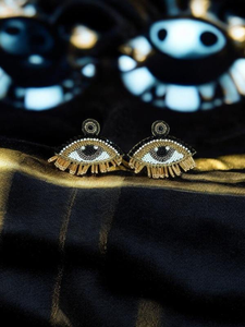 Boucles d'oreilles brodées : Dernier design de bijoux faits main en perles de rocaille, broderie au point de croix par MD HANDICRAFTS - Product Image 5